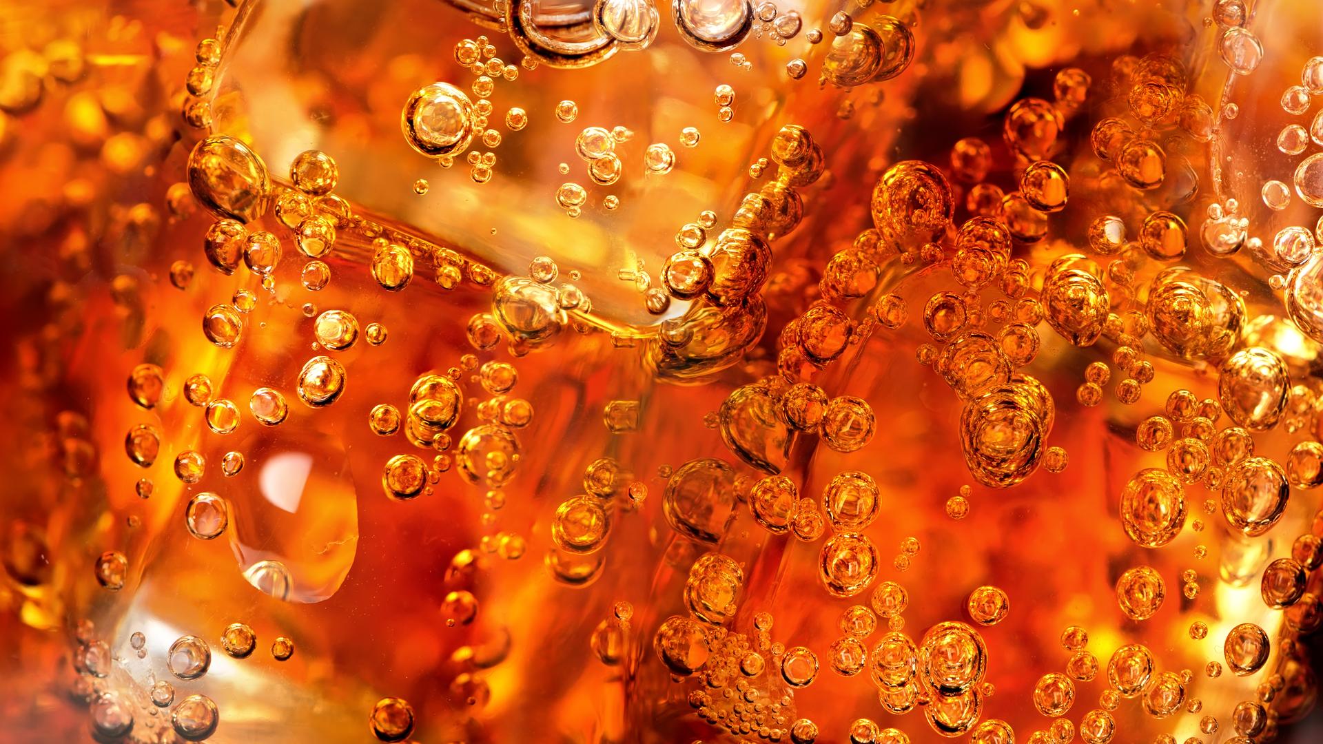 Soda pétillant sur glaçons